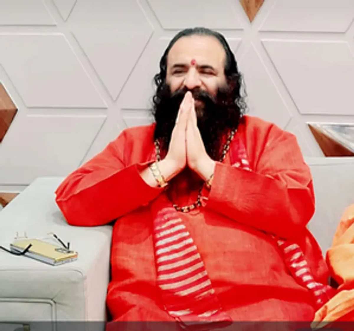 पीएम मोदी और सीएम योगी ने बढ़ाया हिंदुत्व का मान, सनातन बोर्ड के गठन का भेजेंगे प्रस्ताव : महंत रवींद्र पुरी